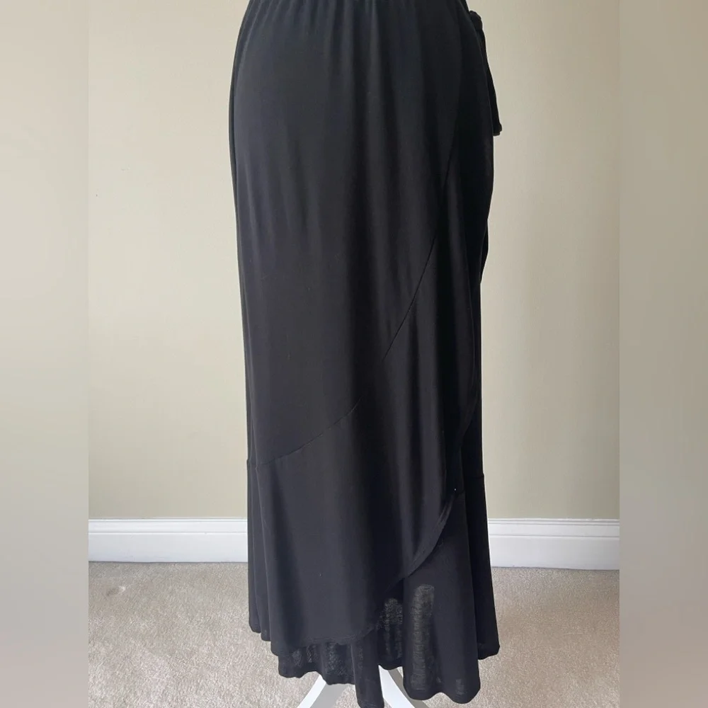 GO COUTURE Women’s Faux Black Wrap Midi Skirt NWOT Size Large